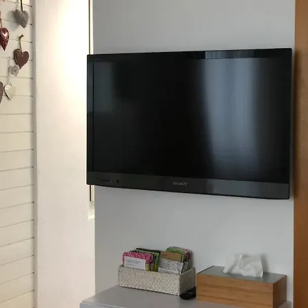 Rustic Modern - Ski-in, Ski-out - By * וונגן