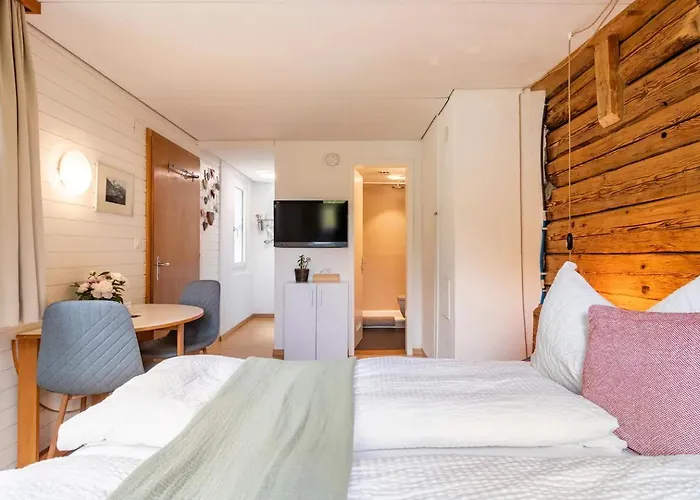 Rustic Modern - Ski-in, Ski-out - By דירה